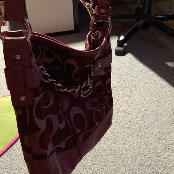 Coach Gallery Optic Signature Sateen Handbag | Pink - Picture 2 of 5